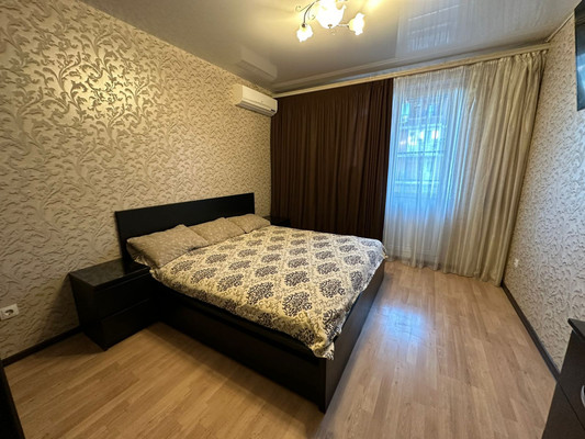Продам однокомнатную (1-комн.) квартиру, Платова б-р, 2а, Ростов-на-Дону г