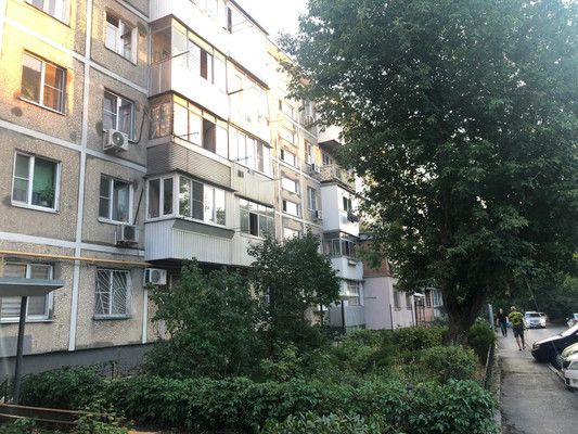 Продам трехкомнатную (3-комн.) квартиру, 2-я Краснодарская ул, 149к4, Ростов-на-Дону г