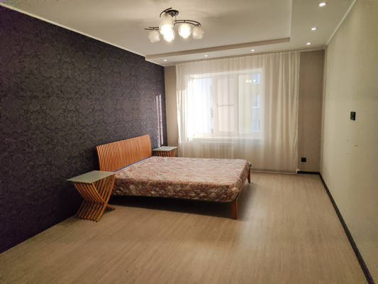 Продам трехкомнатную (3-комн.) квартиру, 9-я Линия ул, 28, Рязань г