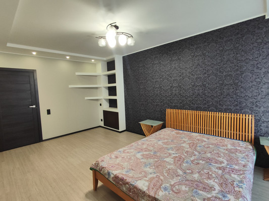 Продам трехкомнатную (3-комн.) квартиру, 9-я Линия ул, 28, Рязань г