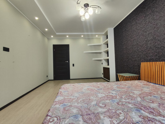 Продам трехкомнатную (3-комн.) квартиру, 9-я Линия ул, 28, Рязань г