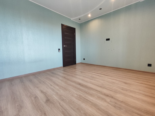 Продам трехкомнатную (3-комн.) квартиру, 9-я Линия ул, 28, Рязань г
