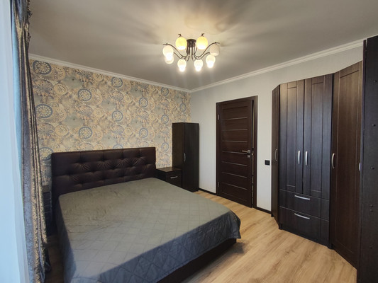 Продам трехкомнатную (3-комн.) квартиру, 9-я Линия ул, 28, Рязань г