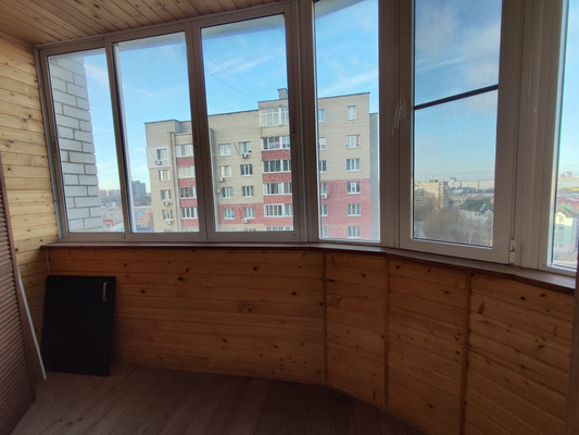 Продам трехкомнатную (3-комн.) квартиру, 9-я Линия ул, 28, Рязань г