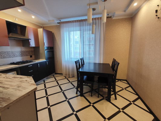 Продам трехкомнатную (3-комн.) квартиру, 9-я Линия ул, 28, Рязань г