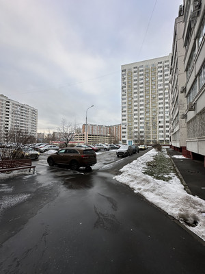 Продам трехкомнатную (3-комн.) квартиру, Марьинский Парк ул, 23к1, Москва г