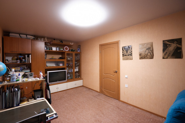 Продам трехкомнатную (3-комн.) квартиру, Героев Рыбачьего ул, 12, Мурманск г