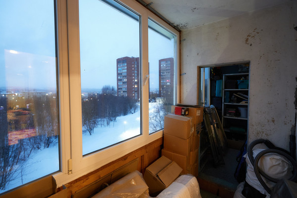 Продам трехкомнатную (3-комн.) квартиру, Героев Рыбачьего ул, 12, Мурманск г