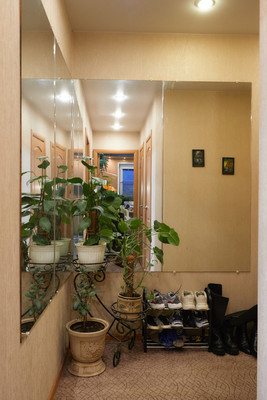 Продам трехкомнатную (3-комн.) квартиру, Героев Рыбачьего ул, 12, Мурманск г