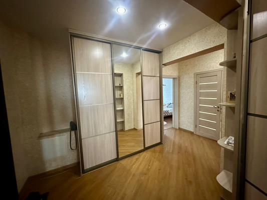 Продам трехкомнатную (3-комн.) квартиру, Киренская ул, 55к1, Иркутск г