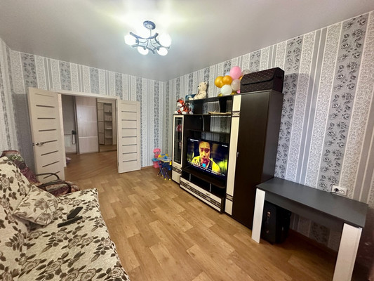 Продам трехкомнатную (3-комн.) квартиру, Киренская ул, 55к1, Иркутск г