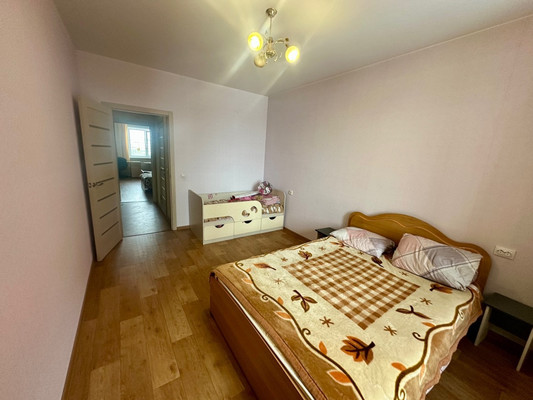 Продам трехкомнатную (3-комн.) квартиру, Киренская ул, 55к1, Иркутск г