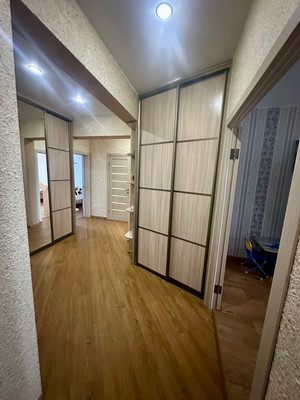 Продам трехкомнатную (3-комн.) квартиру, Киренская ул, 55к1, Иркутск г