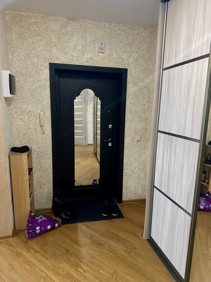 Продам трехкомнатную (3-комн.) квартиру, Киренская ул, 55к1, Иркутск г