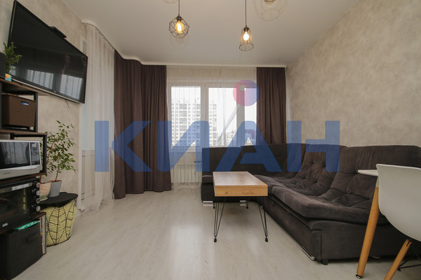 Продам двухкомнатную (2-комн.) квартиру, Шахтеров ул, 66, Красноярск г