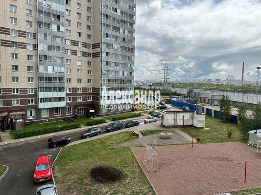 Продам трехкомнатную (3-комн.) квартиру, Архитектора Белова ул, 6к5, Парголово п