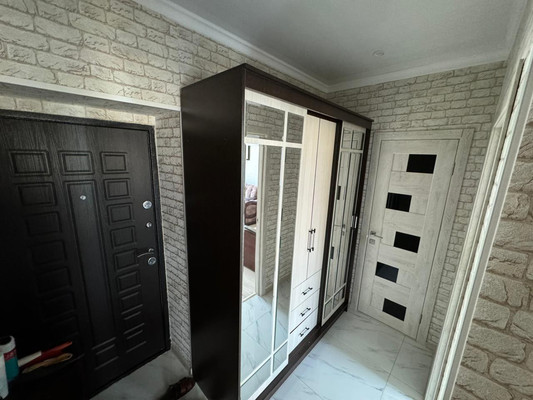 Продам однокомнатную (1-комн.) квартиру, Очаровательная ул, 10к4, Ессентуки г