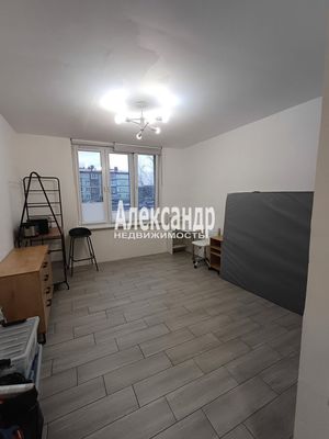 Продам однокомнатную (1-комн.) квартиру, Пушкинская ул, 13, Шушары п