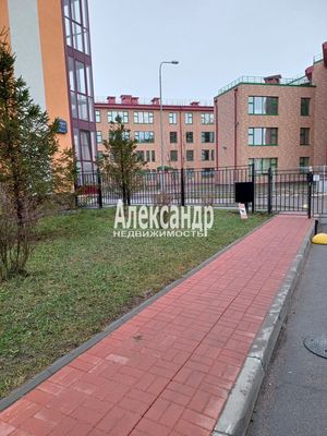 Продам однокомнатную (1-комн.) квартиру, Пушкинская ул, 13, Шушары п