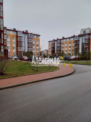Продам однокомнатную (1-комн.) квартиру, Пушкинская ул, 13, Шушары п
