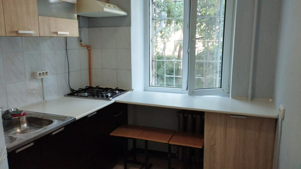 Продам однокомнатную (1-комн.) квартиру, Элеваторная ул, 8кА, Симферополь г