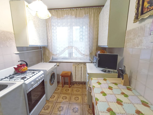Продам трехкомнатную (3-комн.) квартиру, Тимуровцев ул, 6, Рязань г