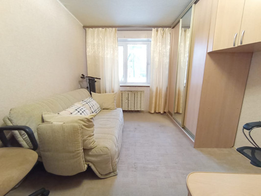 Продам трехкомнатную (3-комн.) квартиру, Тимуровцев ул, 6, Рязань г