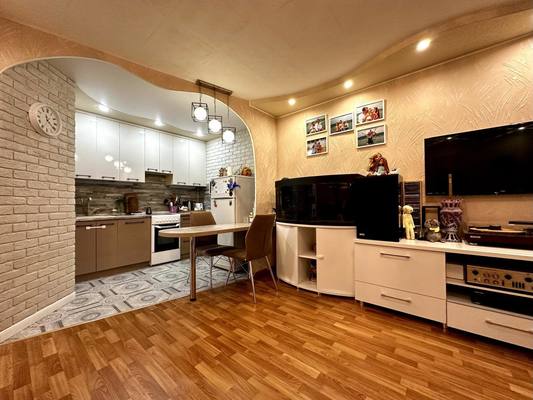 Продам двухкомнатную (2-комн.) квартиру, Студенческий проезд, 19/2, Киров г
