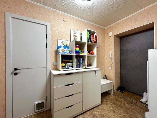 Продам двухкомнатную (2-комн.) квартиру, Студенческий проезд, 19/2, Киров г