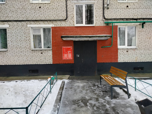 Продам трехкомнатную (3-комн.) квартиру, Зелинского ул, 24, Великий Новгород г