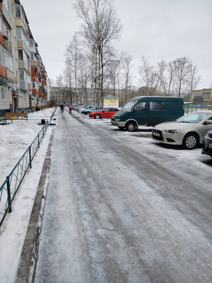Продам трехкомнатную (3-комн.) квартиру, Зелинского ул, 24, Великий Новгород г