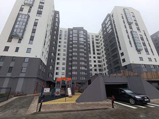 Продам трехкомнатную (3-комн.) квартиру, Маршала Борзова ул, 109, Калининград г