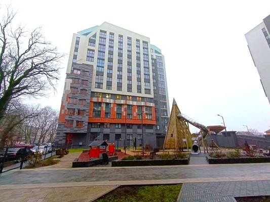 Продам трехкомнатную (3-комн.) квартиру, Маршала Борзова ул, 109, Калининград г