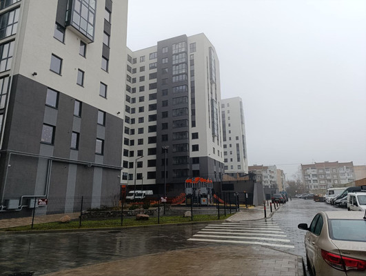 Продам трехкомнатную (3-комн.) квартиру, Маршала Борзова ул, 109, Калининград г