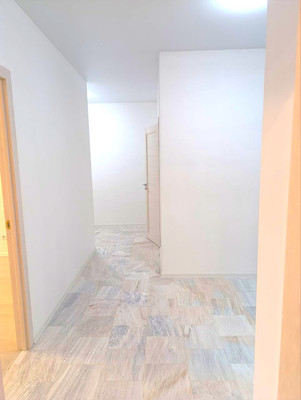 Продам трехкомнатную (3-комн.) квартиру, Маршала Борзова ул, 109, Калининград г