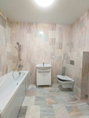 Продам трехкомнатную (3-комн.) квартиру, Маршала Борзова ул, 109, Калининград г