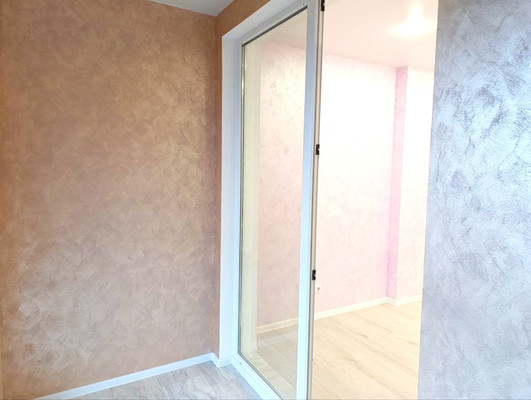Продам трехкомнатную (3-комн.) квартиру, Маршала Борзова ул, 109, Калининград г