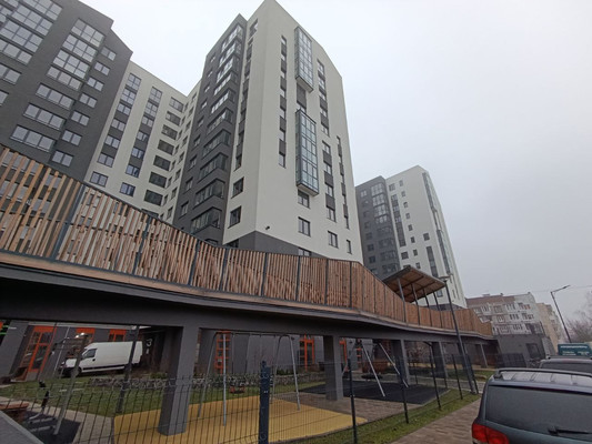 Продам трехкомнатную (3-комн.) квартиру, Маршала Борзова ул, 109, Калининград г