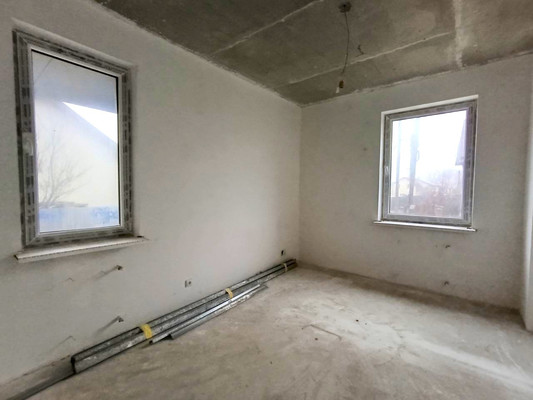 Продам трехкомнатную (3-комн.) квартиру, Маршала Борзова ул, 109, Калининград г