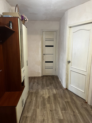 Продам трехкомнатную (3-комн.) квартиру, Центральная ул, 8, Лакша с