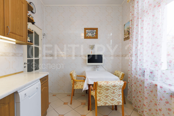 Продам двухкомнатную (2-комн.) квартиру, Красная ул, 15 , Калининград г