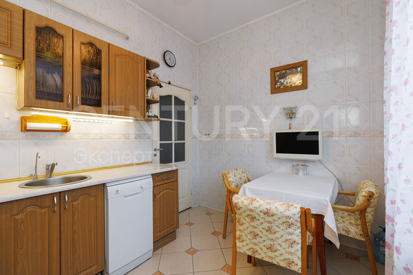 Продам двухкомнатную (2-комн.) квартиру, Красная ул, 15 , Калининград г