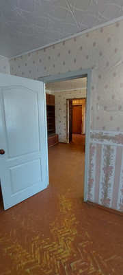 Продам трехкомнатную (3-комн.) квартиру, Варвары Петровой ул, 8А, Понтонный п
