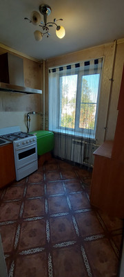 Продам трехкомнатную (3-комн.) квартиру, Варвары Петровой ул, 8А, Понтонный п