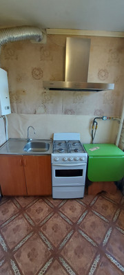 Продам трехкомнатную (3-комн.) квартиру, Варвары Петровой ул, 8А, Понтонный п