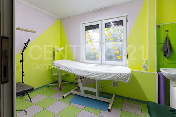 Продам коммерческое помещение 102 м2, У.Громовой ул, 123 , Калининград г