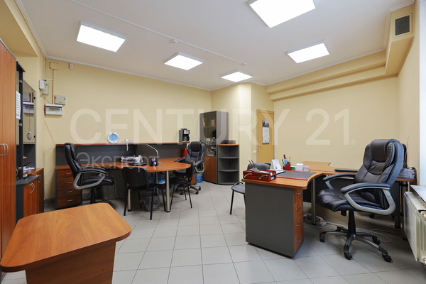 Продам коммерческое помещение 64 м2, Советский пр-кт, 21А , Калининград г