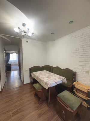 Продам трехкомнатную (3-комн.) квартиру, Ногмова ул, 6, Тырныауз г