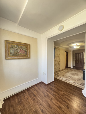 Продам трехкомнатную (3-комн.) квартиру, Ногмова ул, 6, Тырныауз г