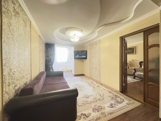 Продам трехкомнатную (3-комн.) квартиру, Ногмова ул, 6, Тырныауз г